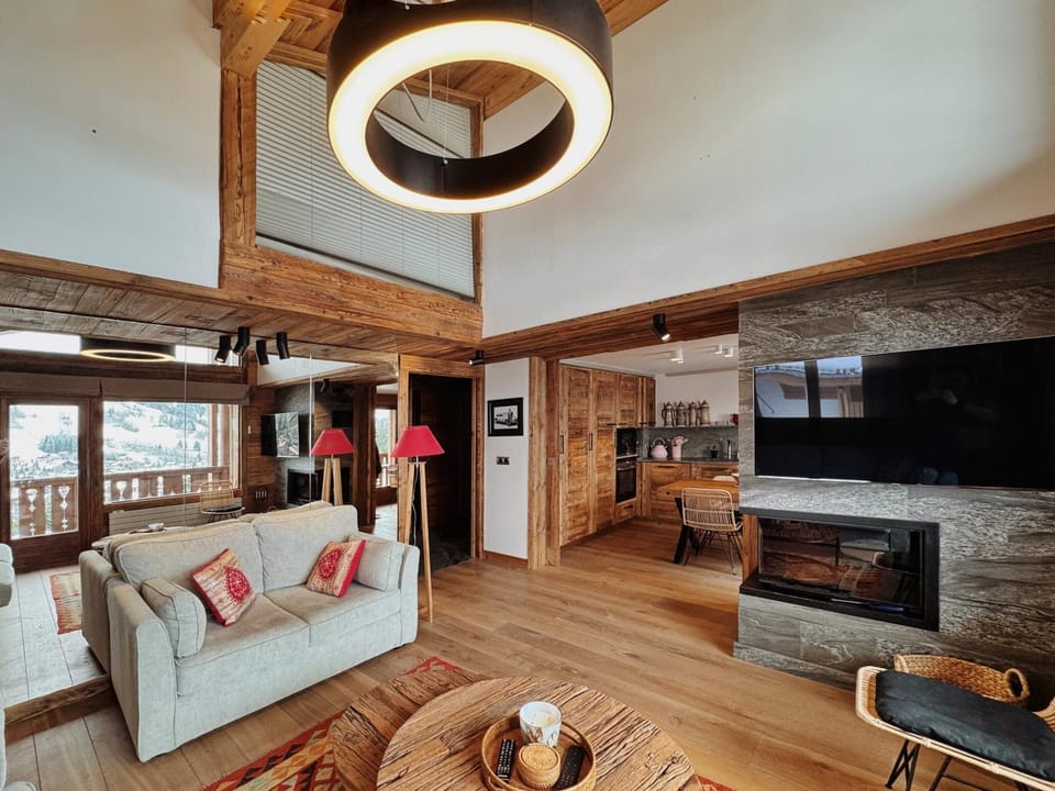 Communal lounge/ TV room, Living room