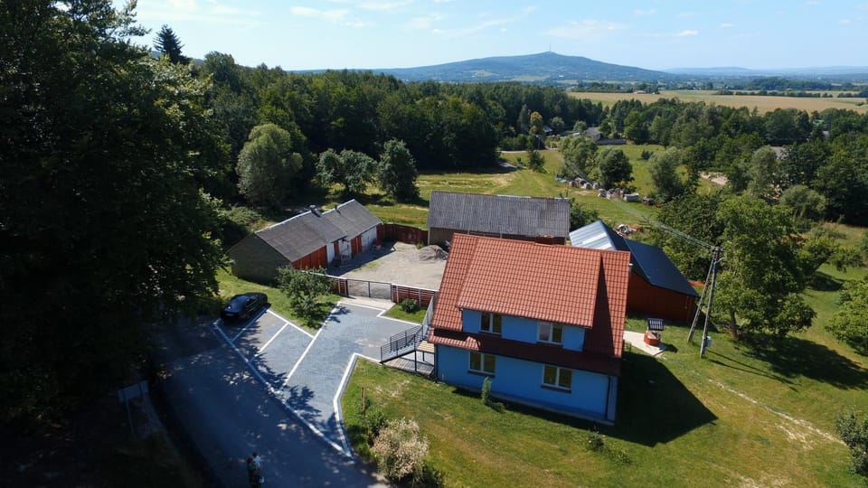 Property building, Neighbourhood, Bird's eye view, Mountain view