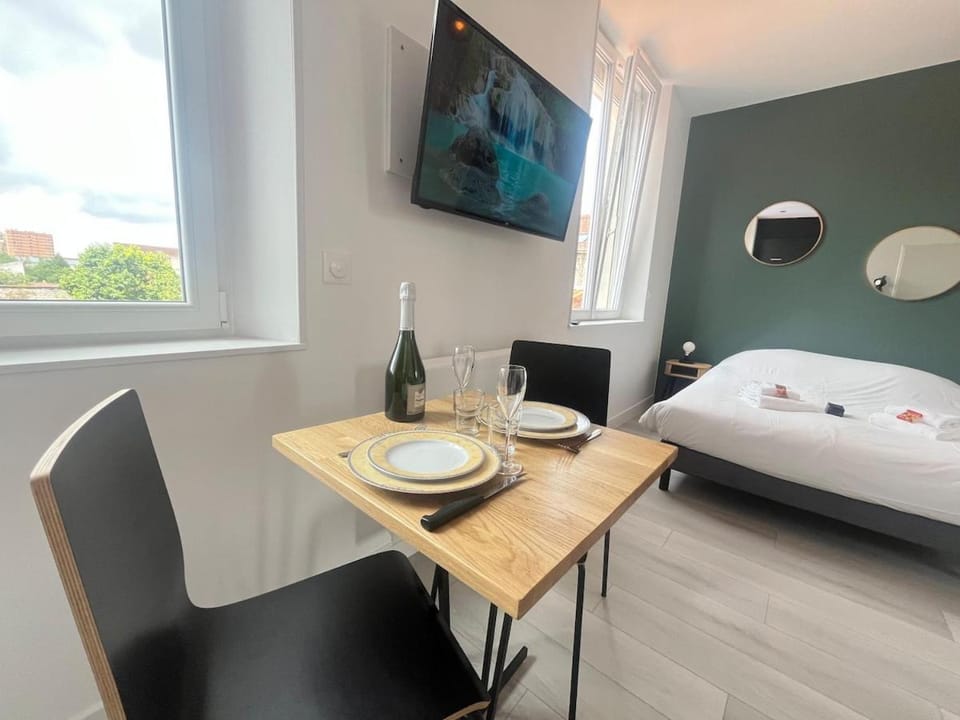 Neufchâtel studio cosy calme proche centre ville Apartment in Reims
