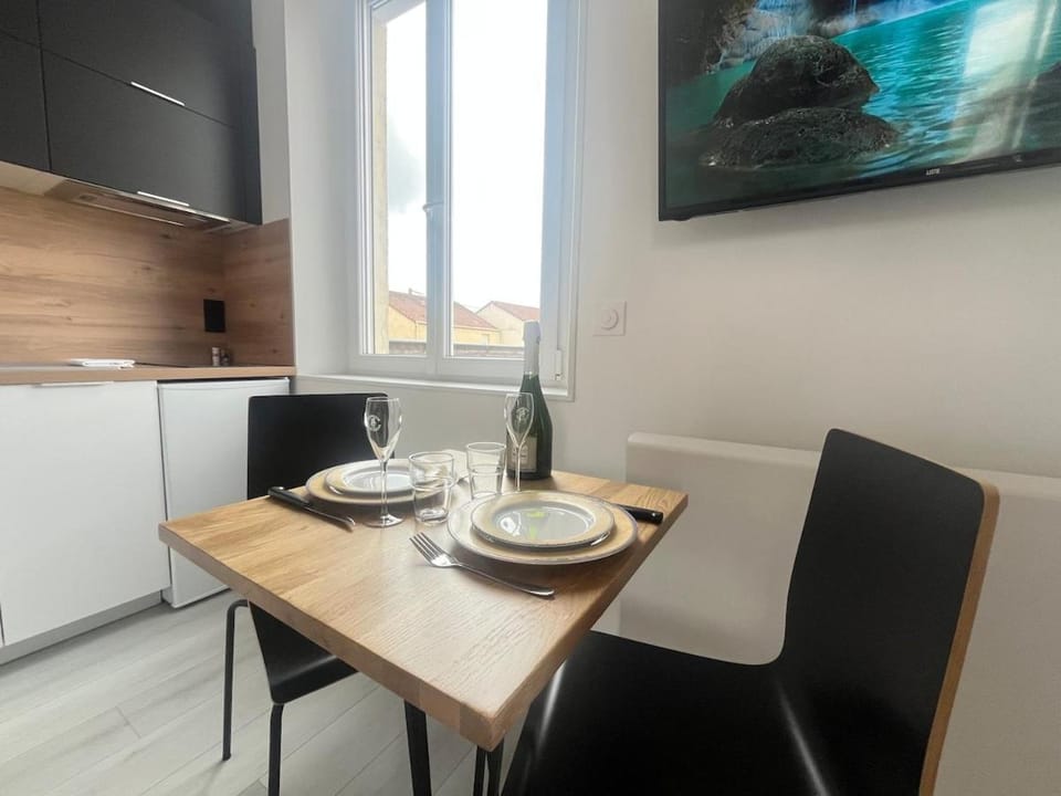 Neufchâtel studio cosy calme proche centre ville Apartment in Reims