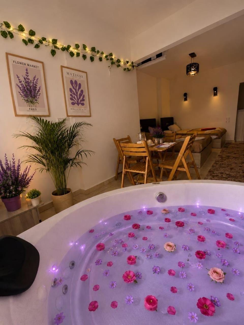 Property building, Restaurant/places to eat, Swimming pool, Breakfast