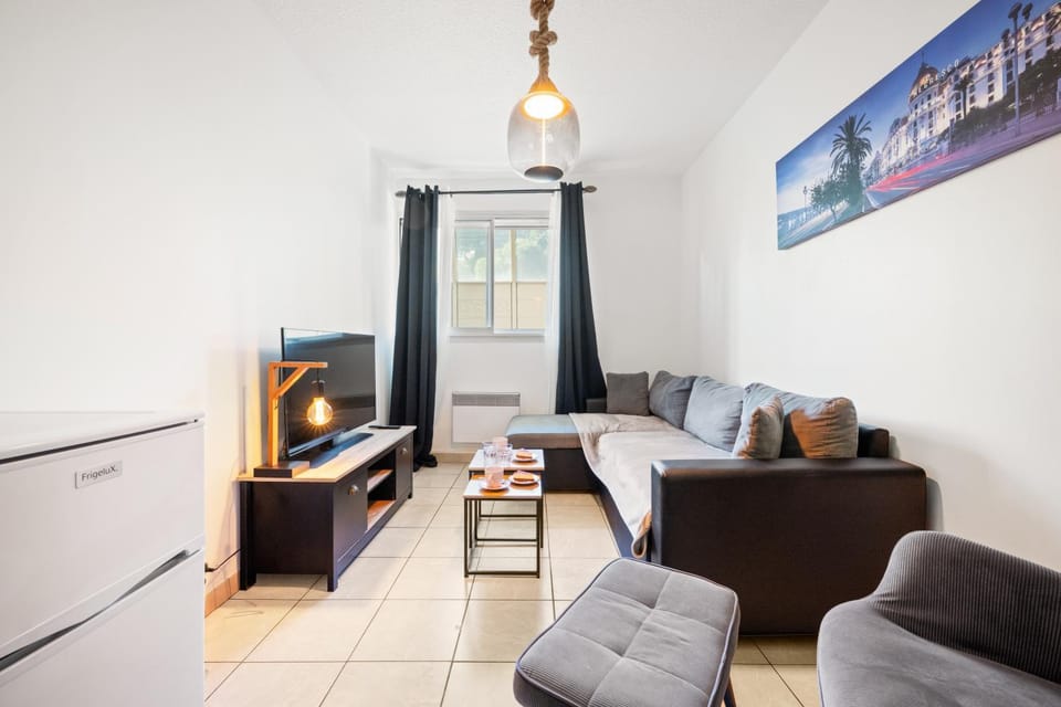 Le soleil niçois , proche mer et aéroport Apartment in Nice