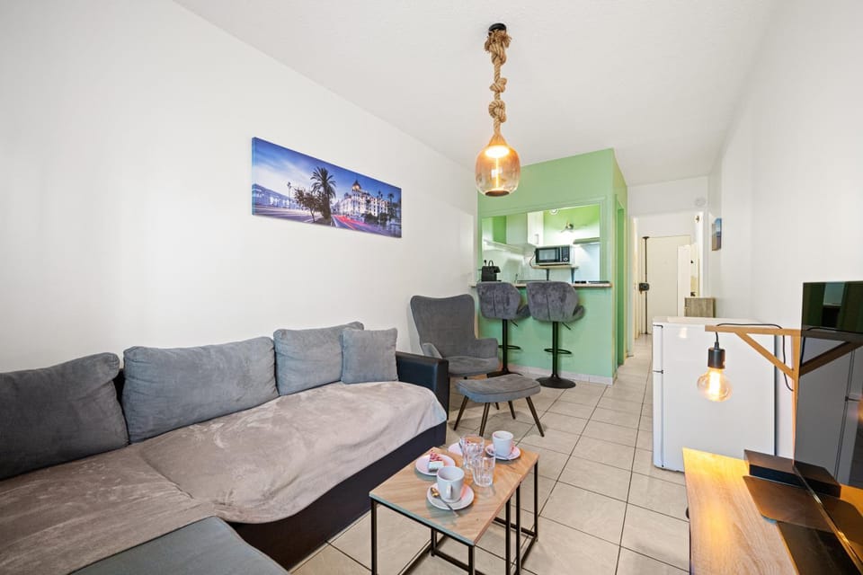 Le soleil niçois , proche mer et aéroport Apartment in Nice