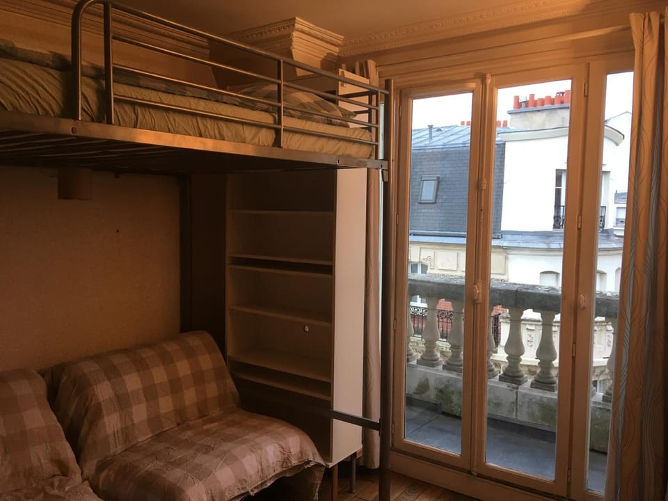 STUDIO 12ième Apartment in Paris