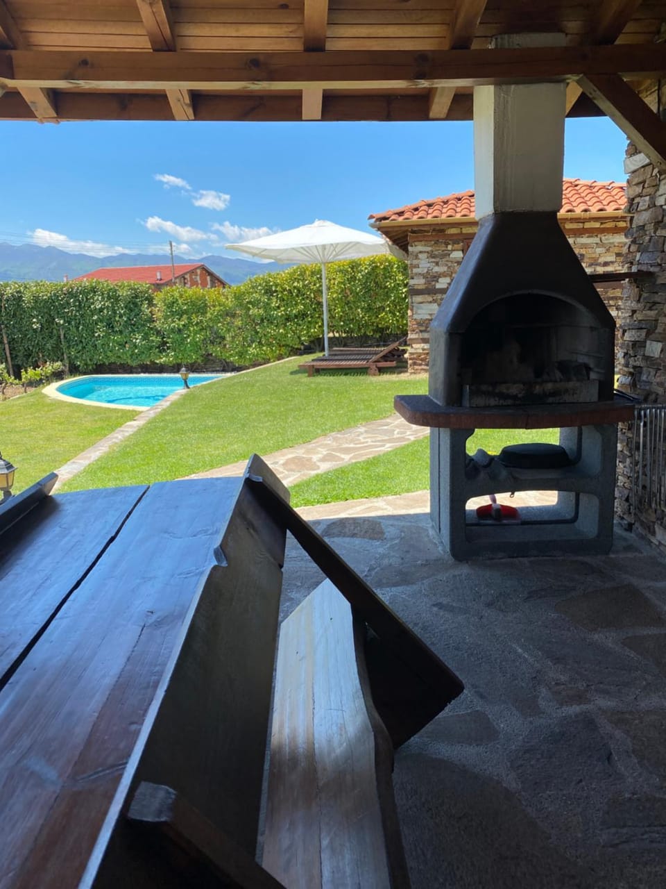 Patio, Natural landscape, BBQ facilities, Evening entertainment, Mountain view, Pool view, Swimming pool, sunbed