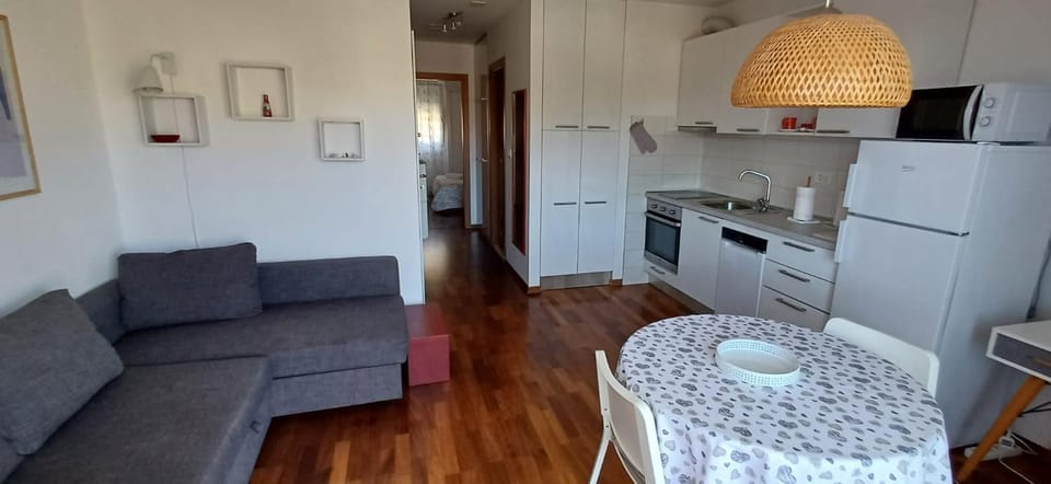 Dining area, pet friendly, kitchen
