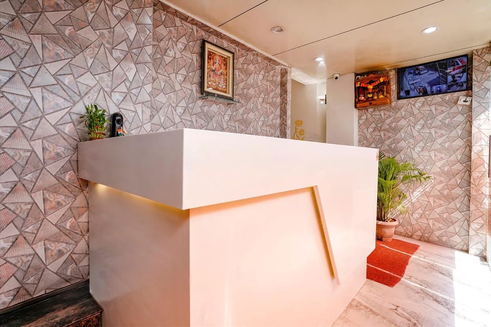 Glitz Hotels Priceless-Lokhandwala Hotel in Mumbai