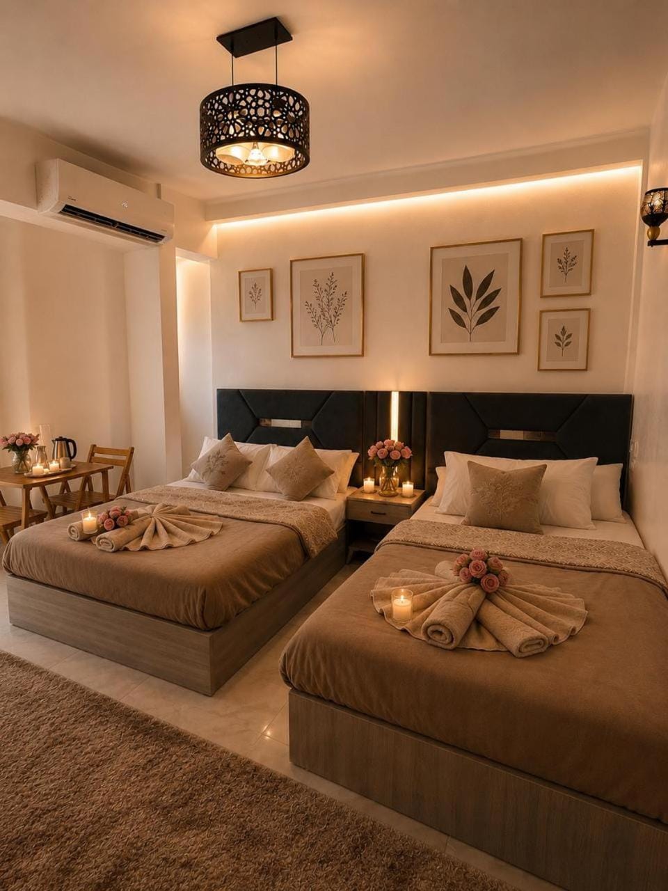 Bed, Living room, Photo of the whole room, Seating area, Bedroom, towels, air conditioner