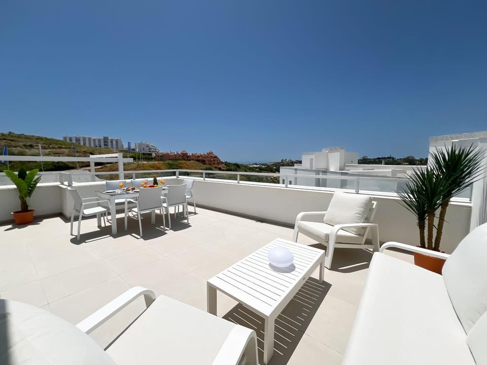 Day, View (from property/room), Balcony/Terrace, Seating area, Dining area, Sea view