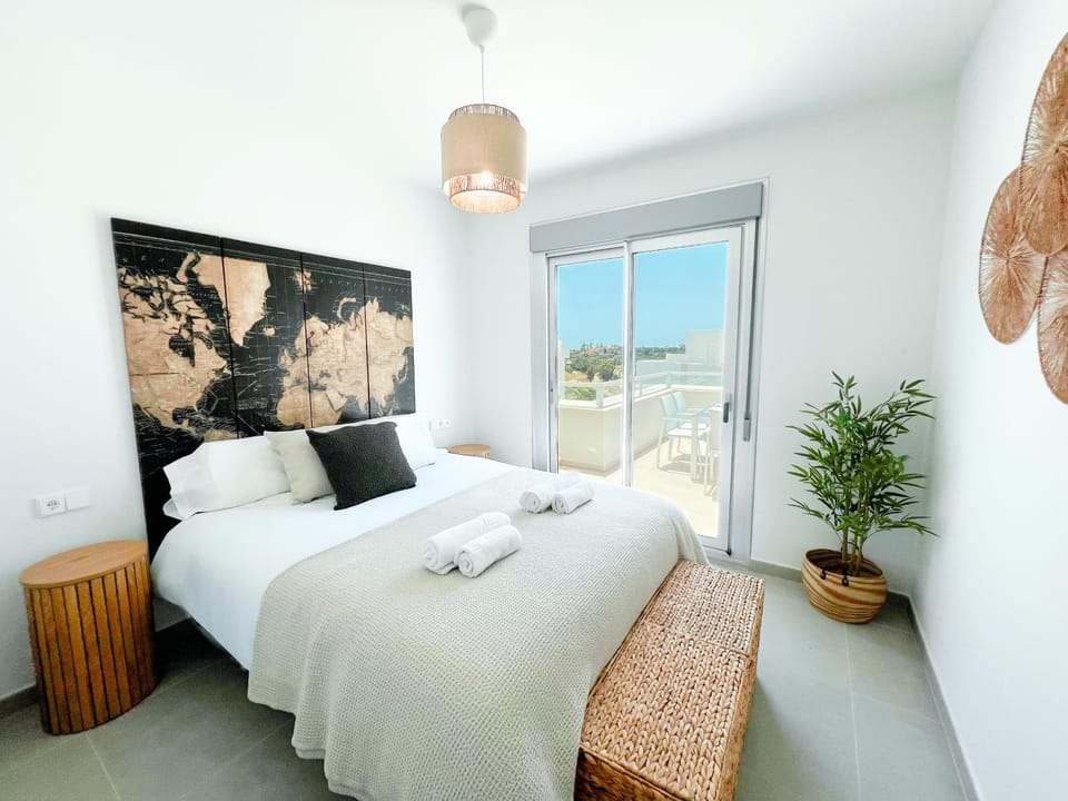 Bed, Balcony/Terrace, Photo of the whole room, Bedroom, internet, towels, air conditioner