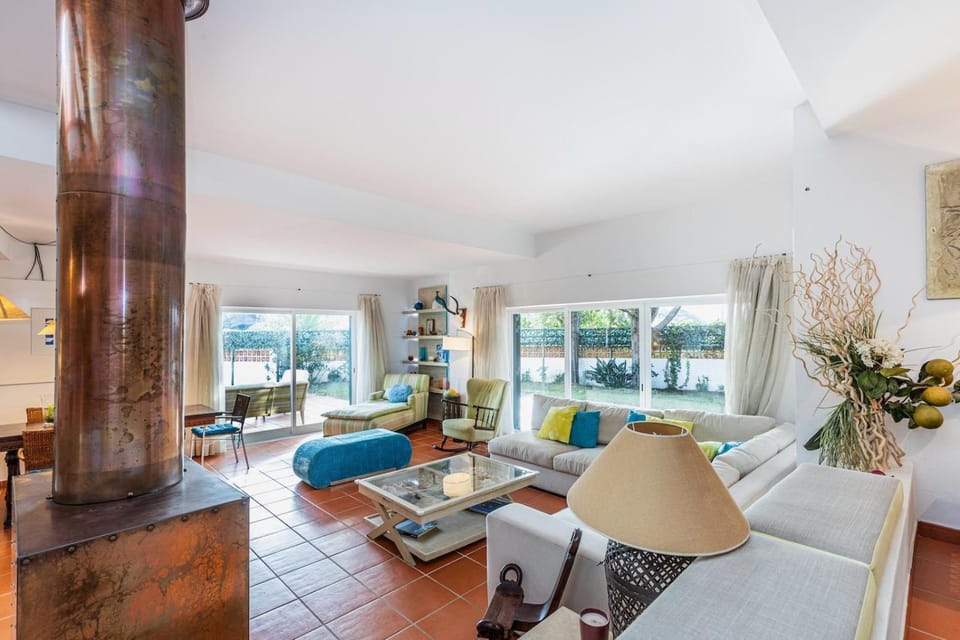 Villa Colares Retreat, Pool, Beach, Sintra House in Lisbon District