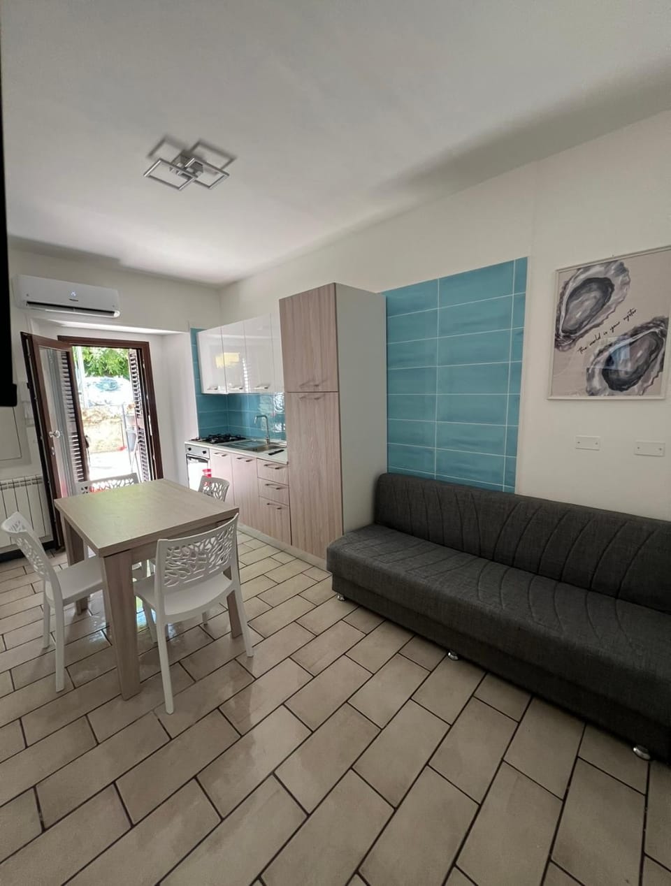 Kitchen or kitchenette, Living room