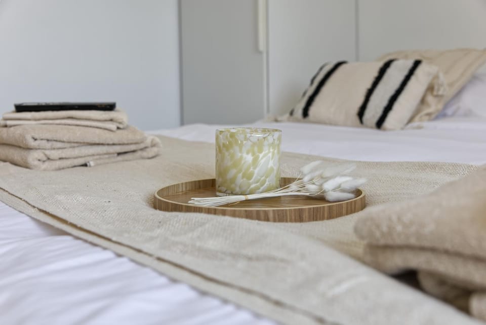 Bed, Photo of the whole room, Decorative detail, Bedroom, towels