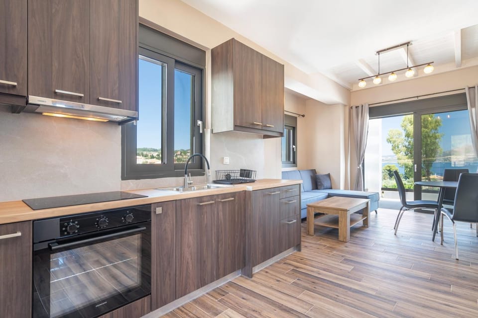 Kitchen or kitchenette, Living room