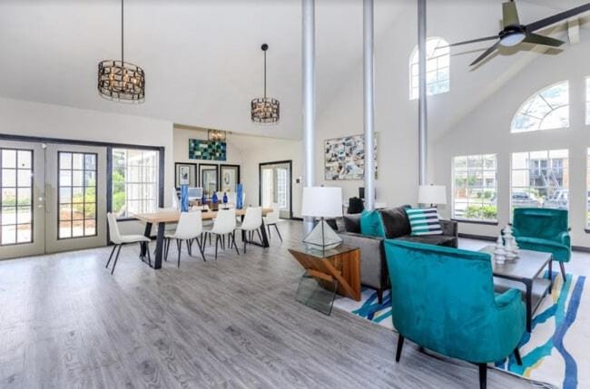 The Davis 717 I Comfy and Spacious 1 Bed 1 Bath Apartment in Huntsville