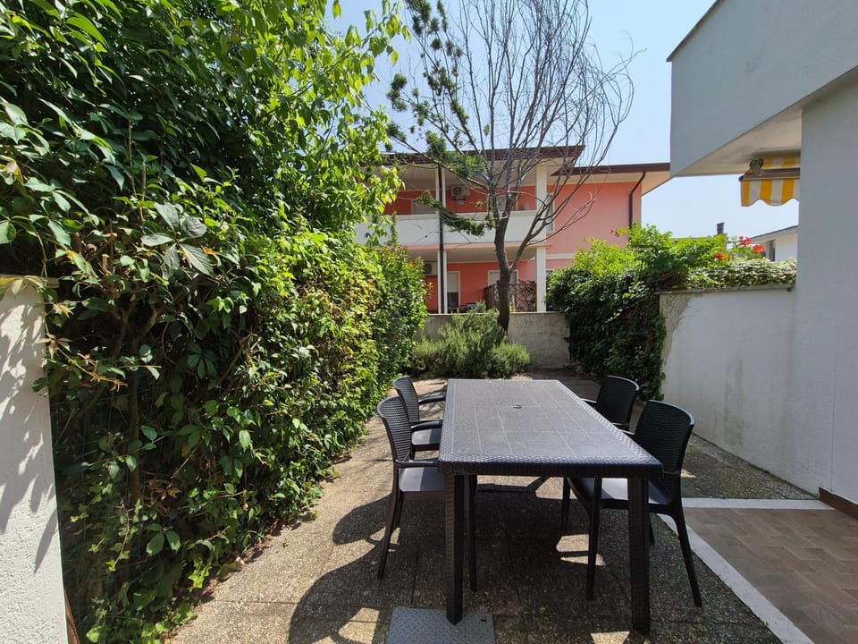 Garden, Garden, Dining area