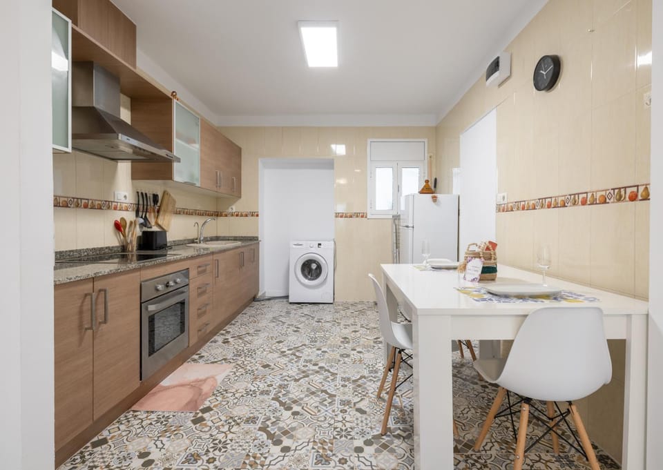 Kitchen or kitchenette, Living room