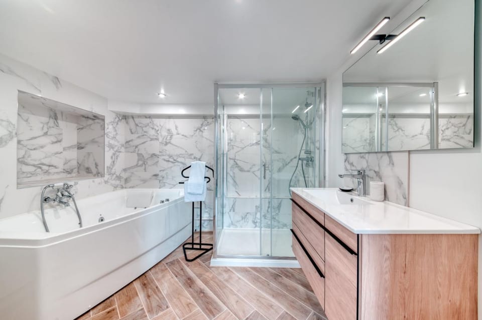 Le Pouteau charme authentique 2 chambres Apartment in Lyon