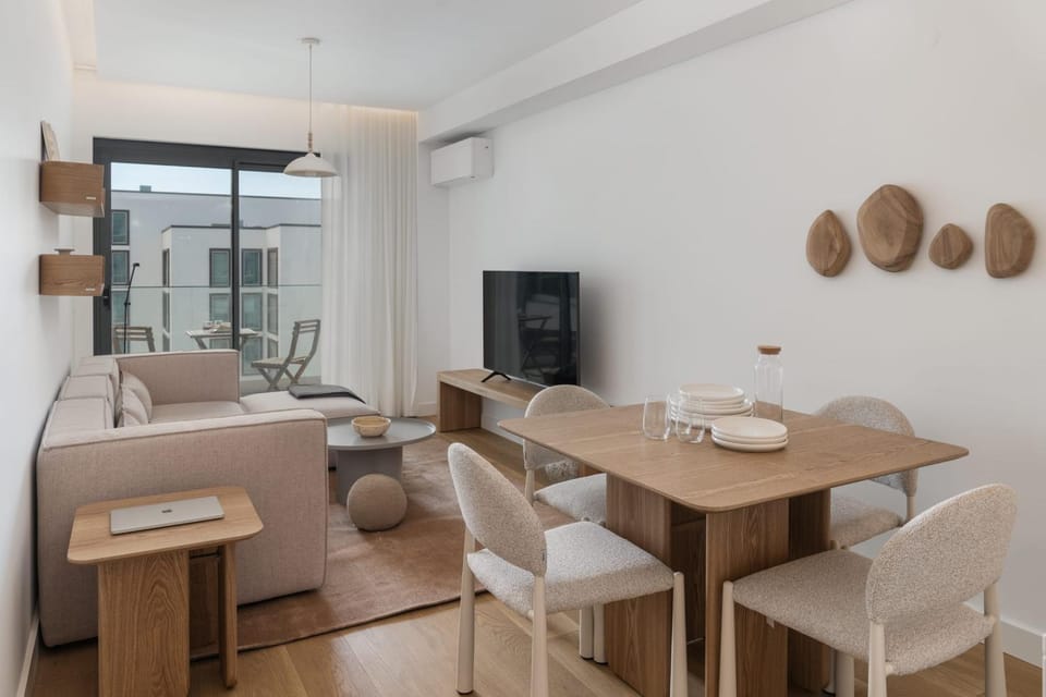 TV and multimedia, Living room, Dining area, air conditioner