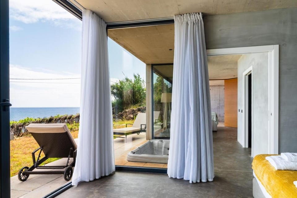 GuestReady - Relax & Ride the Waves Bed and Breakfast in Madeira District