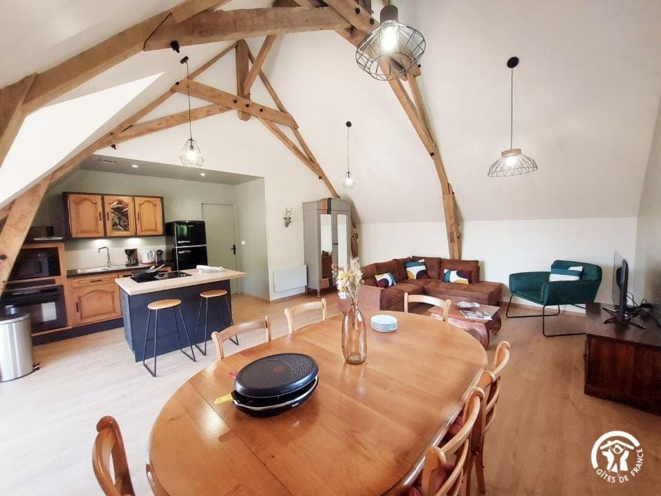 Kitchen or kitchenette, Living room, Dining area, stove