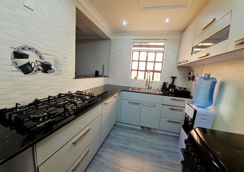 Kitchen or kitchenette, kitchen