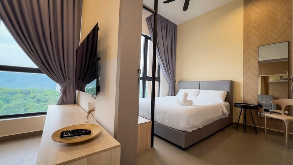 Bed, Natural landscape, TV and multimedia, Evening entertainment