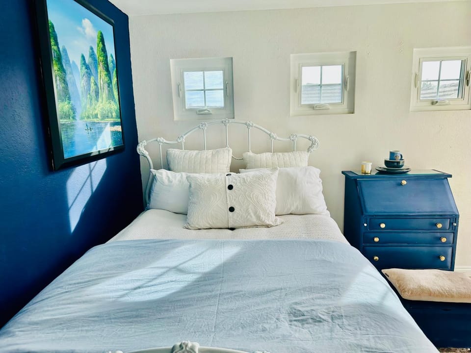 Private room in a 3 bed 2 baths condo Vacation rental in Santa Barbara