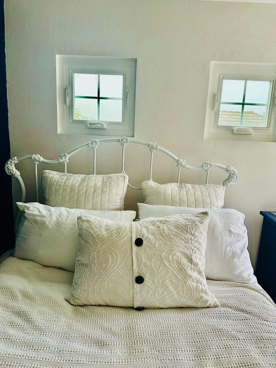 Private room in a 3 bed 2 baths condo Vacation rental in Santa Barbara