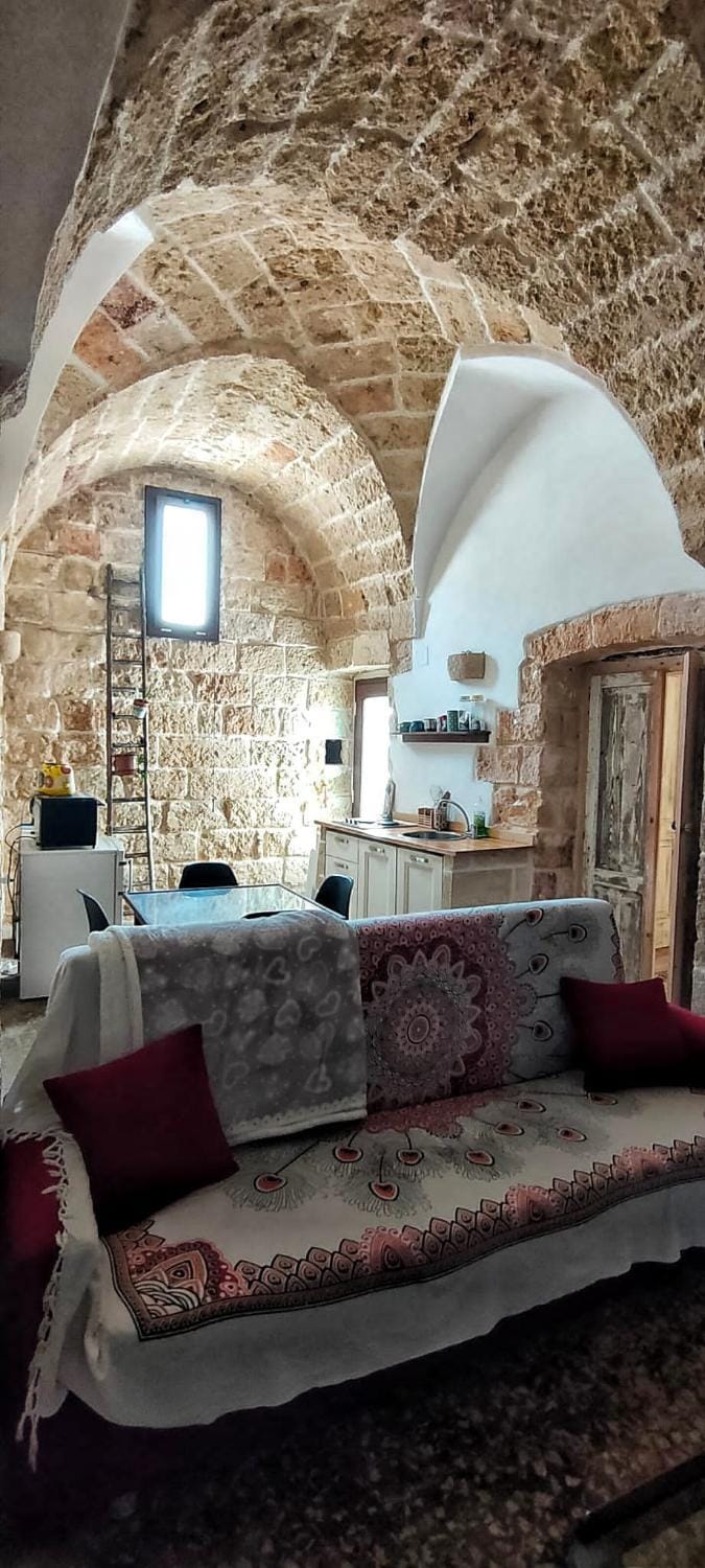 Kitchen or kitchenette, Seating area