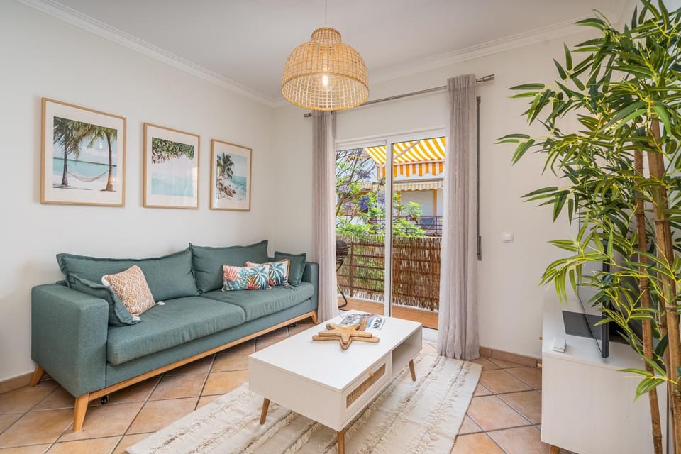 Patio, Living room
