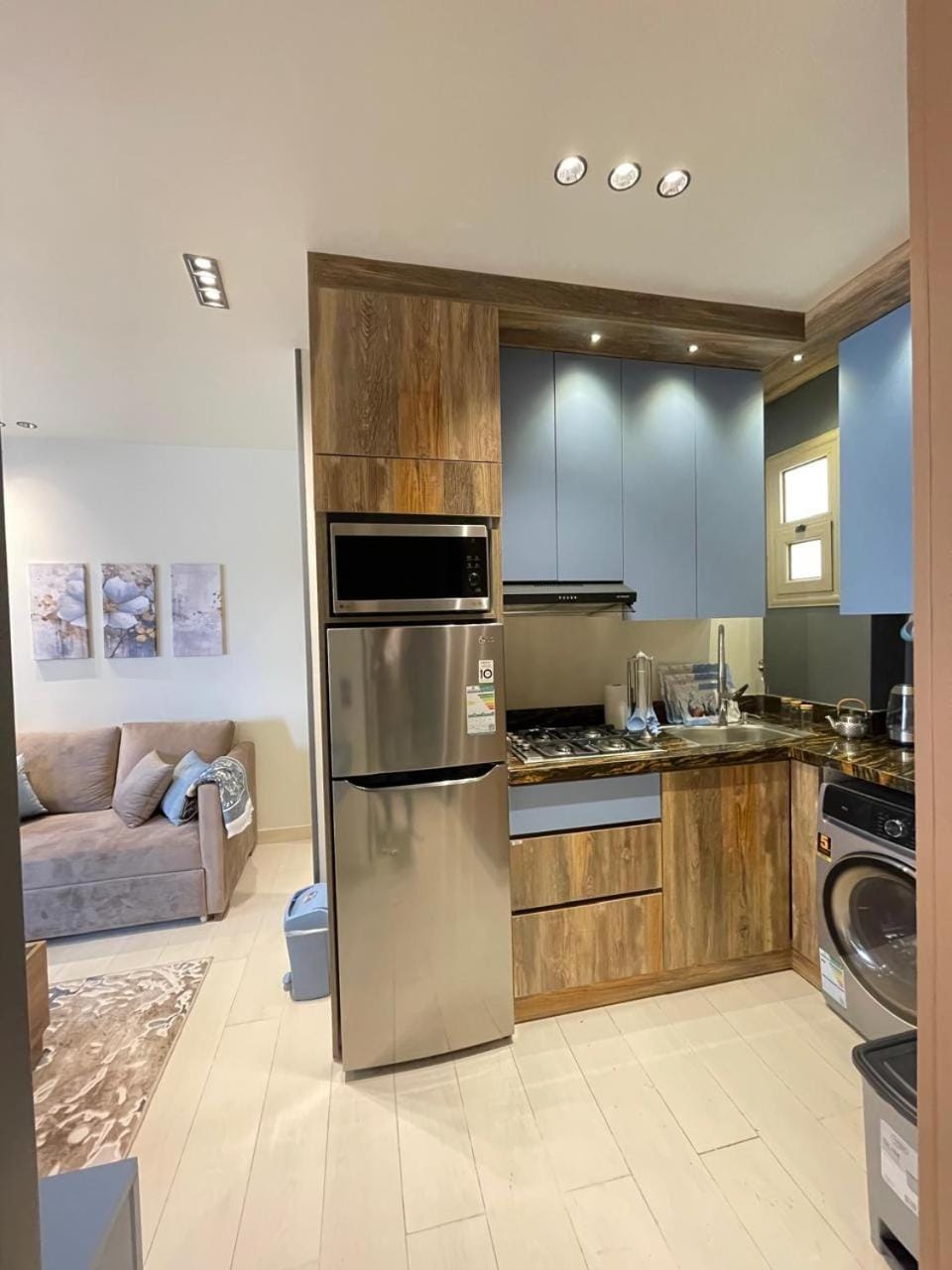 Kitchen or kitchenette, oven, stove
