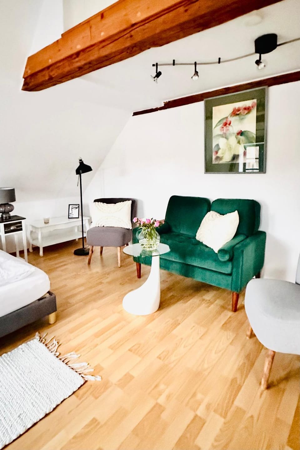 Seating area, Bedroom