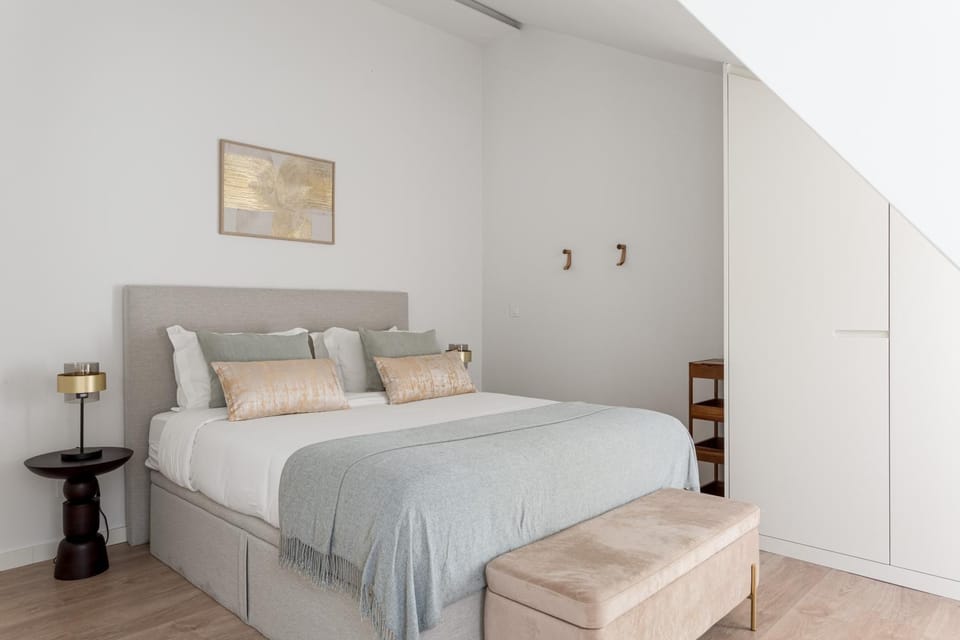 Bed, Photo of the whole room, Bedroom