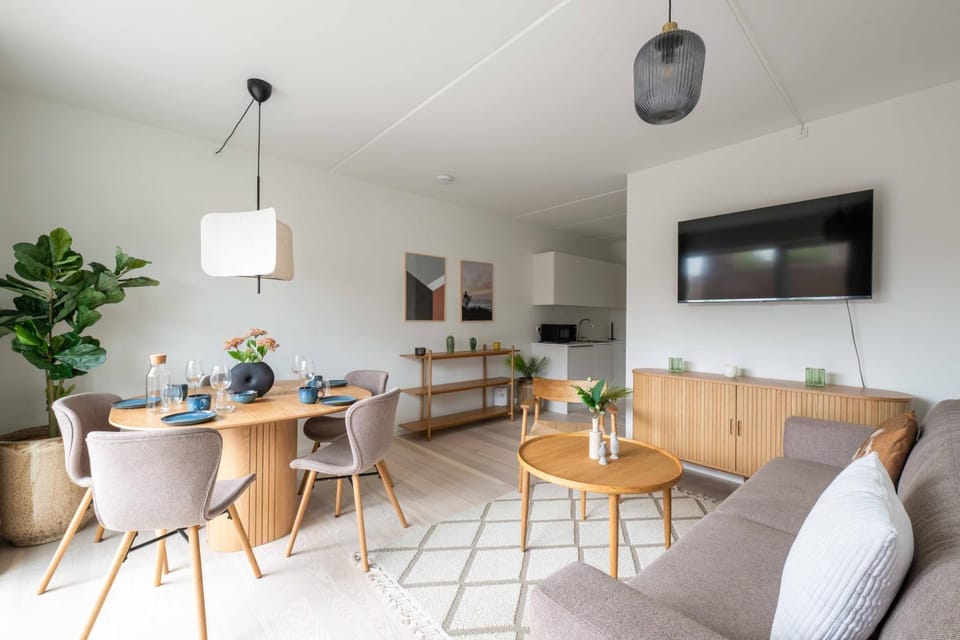 TV and multimedia, Living room, Dining area