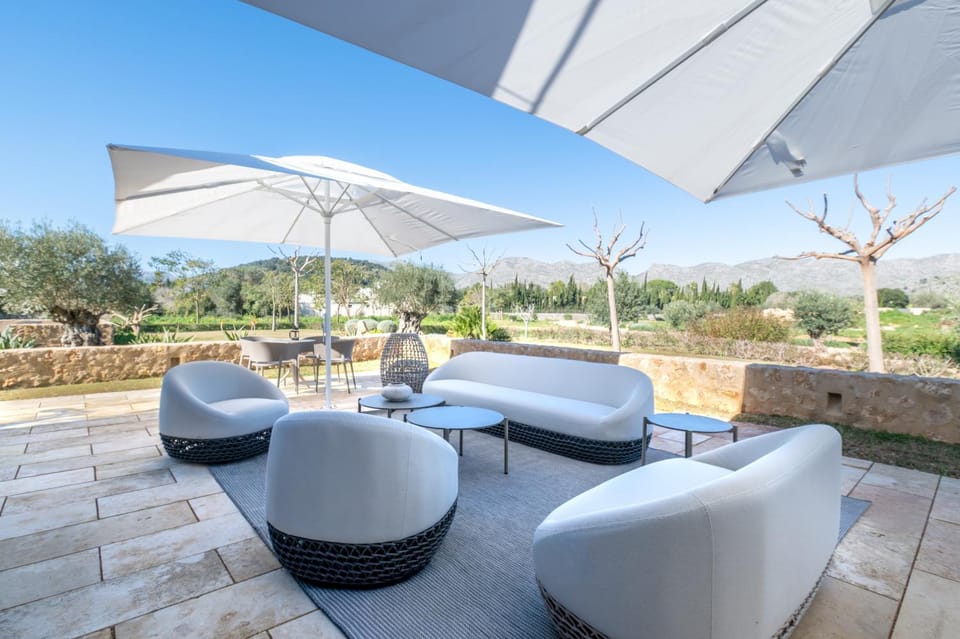 Property building, Balcony/Terrace, Living room
