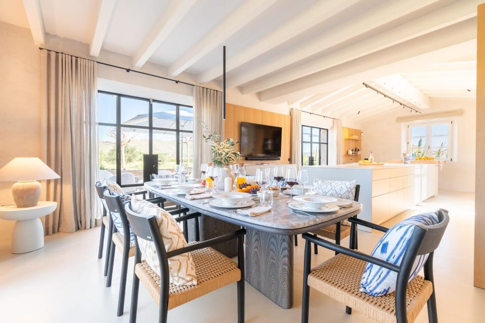Property building, Kitchen or kitchenette, Living room