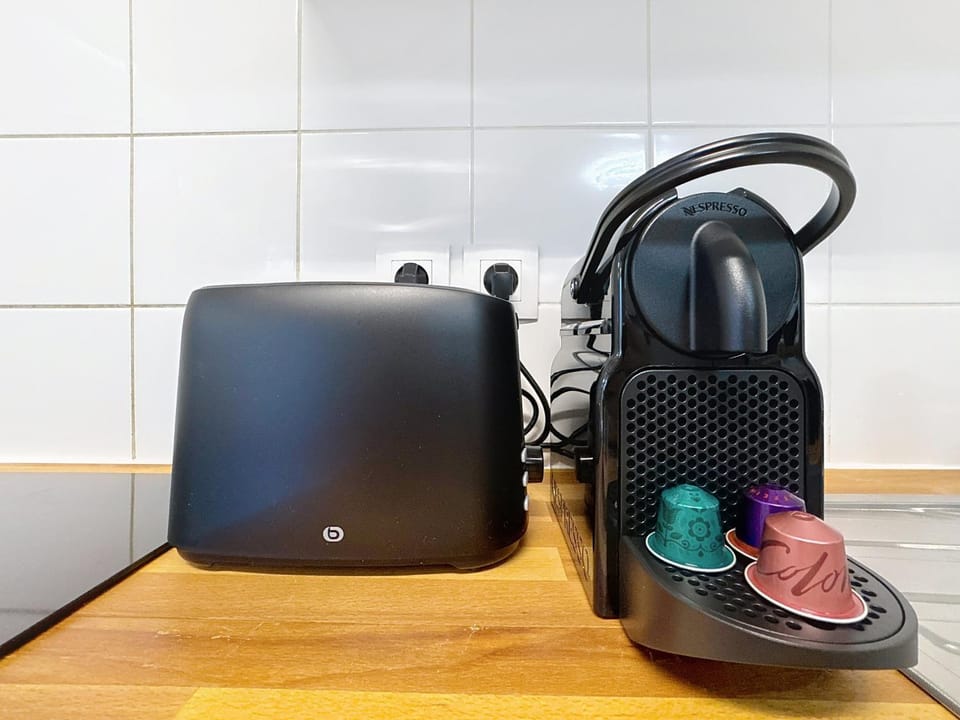 Coffee/tea facilities, toaster