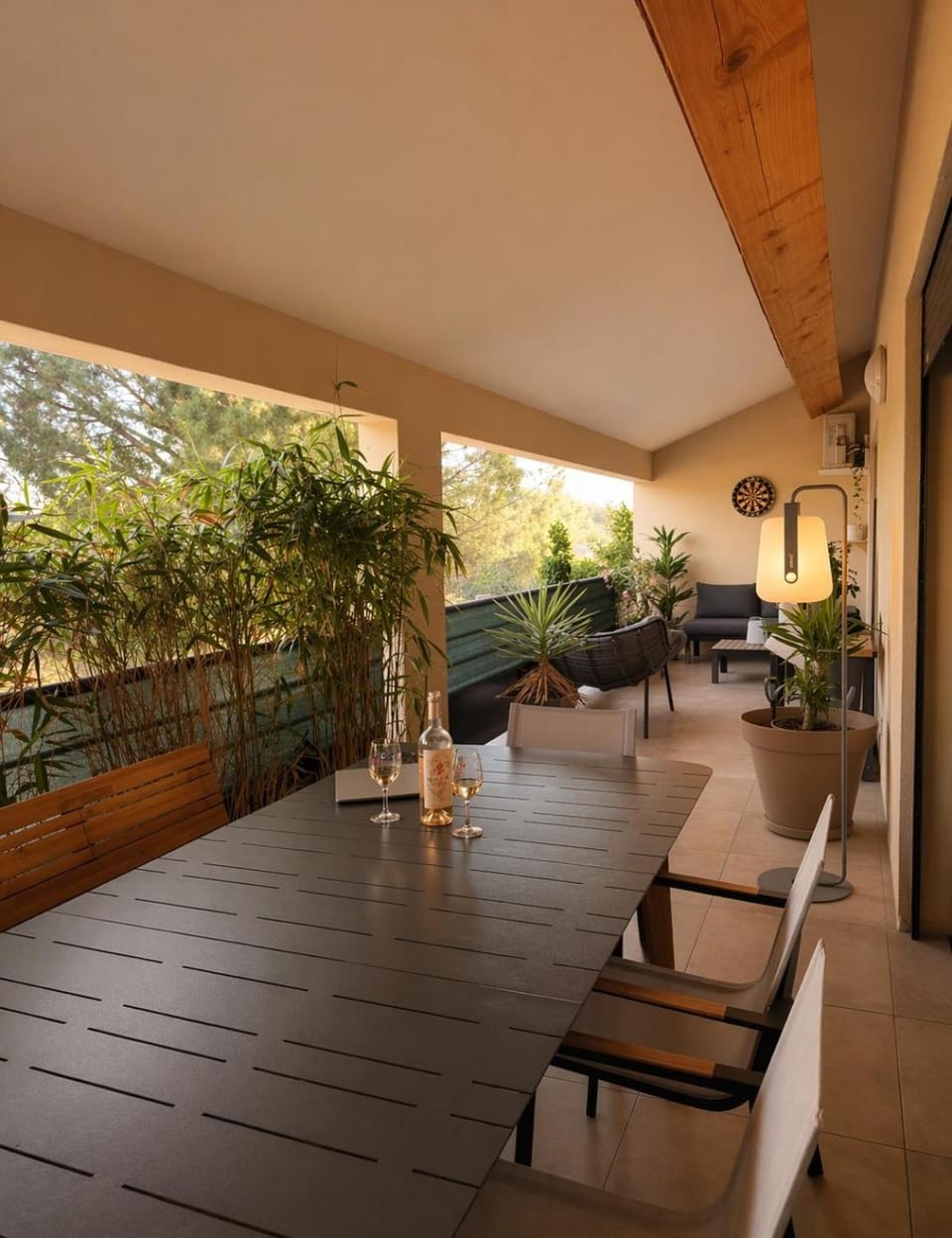 Appartement 110 m2 lumineux - avec grande terrasse - 2 parkings - proche centre Apartment in Le Thor