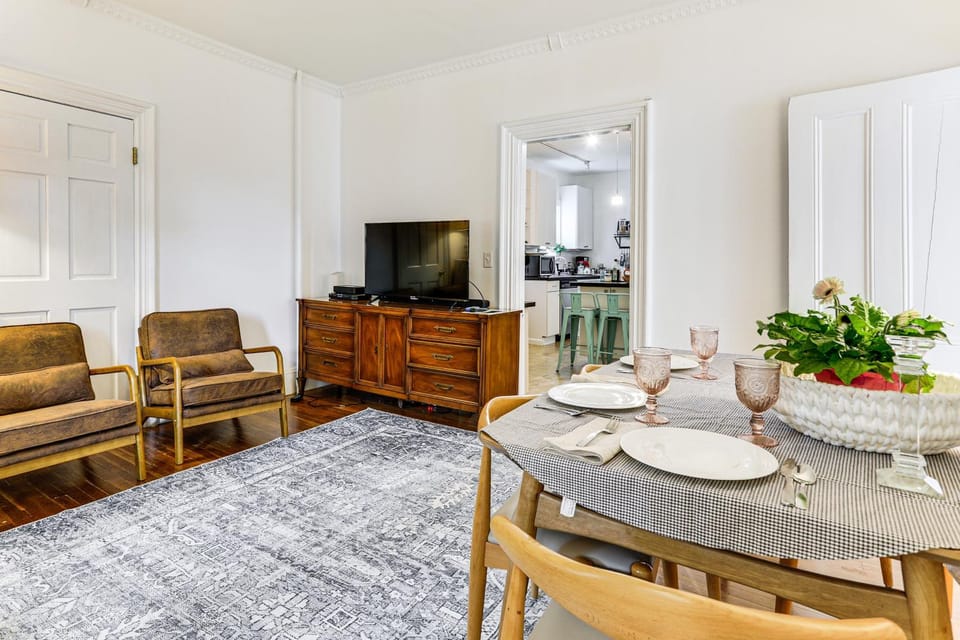 1 Mi to Needham Center Square: Pet-Friendly Apt! Apartment in Wellesley