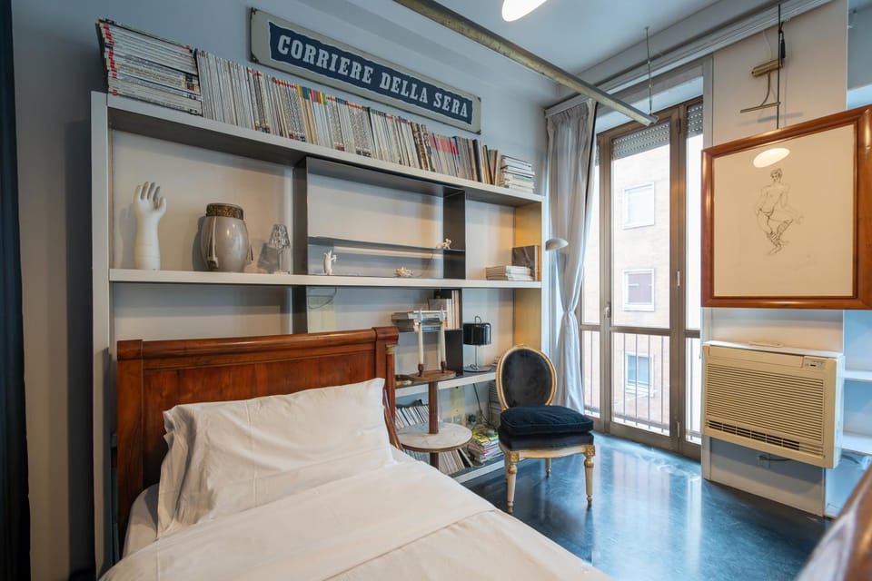 Bed, Library, Living room, Photo of the whole room, Seating area, Bedroom