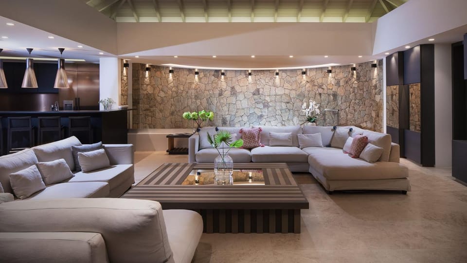 Prestigious Villa with Inspired Architecture Villa in Leeward Islands