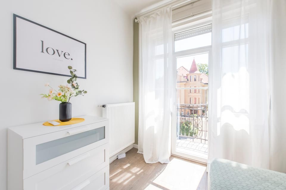 View (from property/room), Photo of the whole room, Bedroom