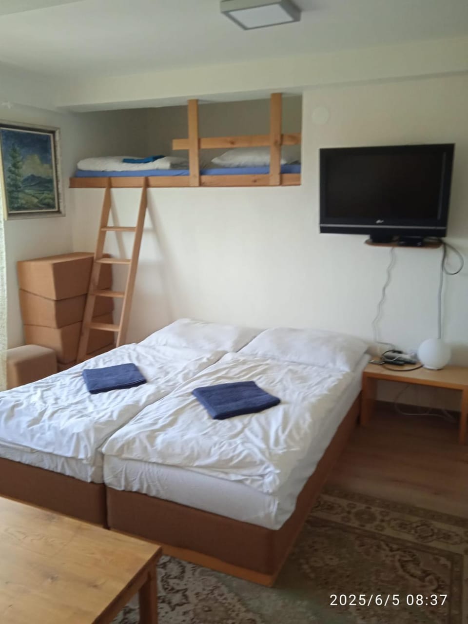 Photo of the whole room