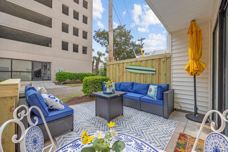 Patio, Balcony/Terrace, Seating area, Garden view