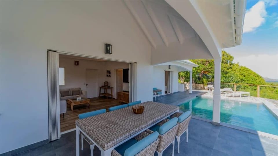 Posh Villa Overlooking The Crystal-clear Waters Villa in Saint Barthélemy