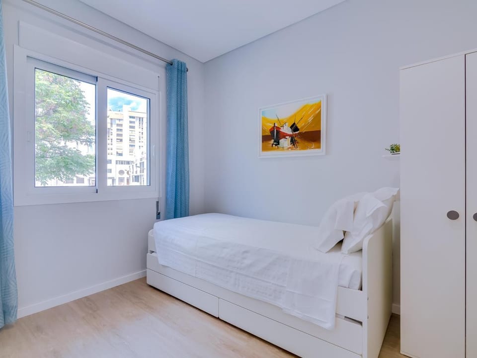 Bed, Photo of the whole room, Bedroom, wardrobe, air conditioner