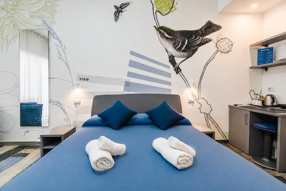 Bed, Photo of the whole room, Bedroom, towels