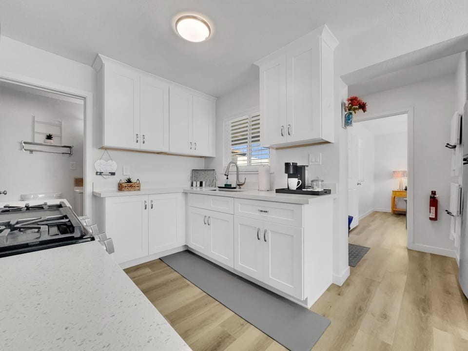 Kitchen or kitchenette, kitchen