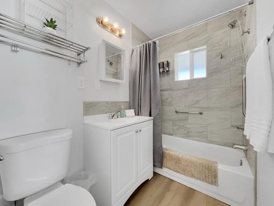 Bathroom, Bath